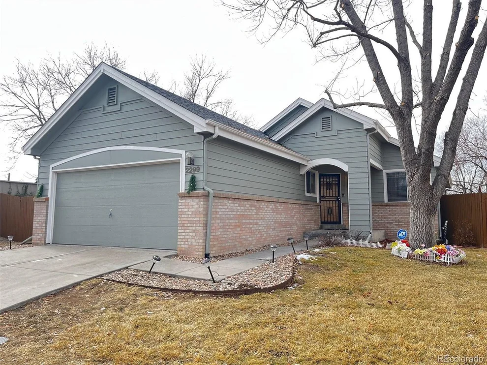 Unit for sale at 2299 S Joliet Way, Aurora, CO 80014