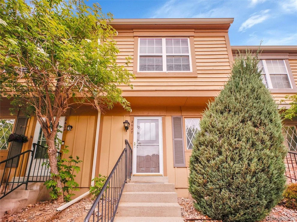 Unit for sale at 2627 E Nichols Cir, Centennial, CO 80122
