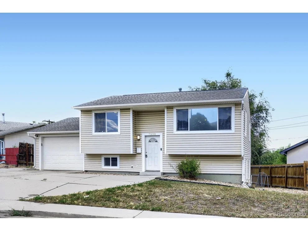 Unit for sale at 7530 Hilltop Cir, Denver, CO 80221