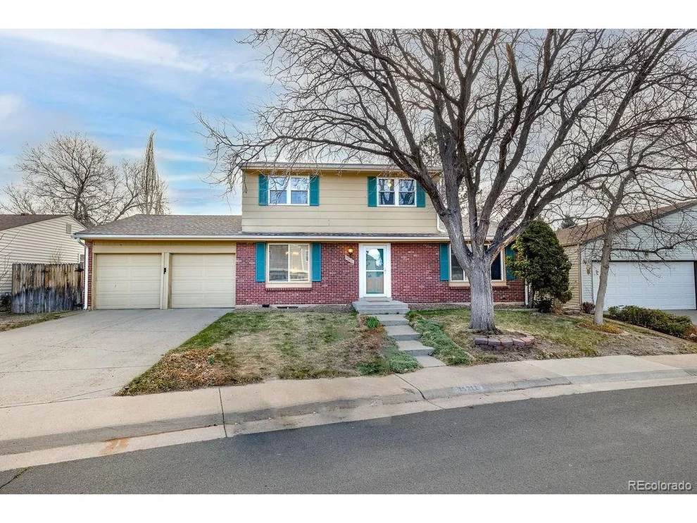 Unit for sale at 15211 E Radcliff Dr, Aurora, CO 80015