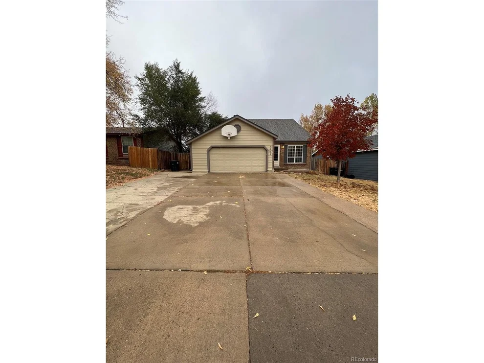 Unit for sale at 7806 Club Crest Dr, Arvada, CO 80005