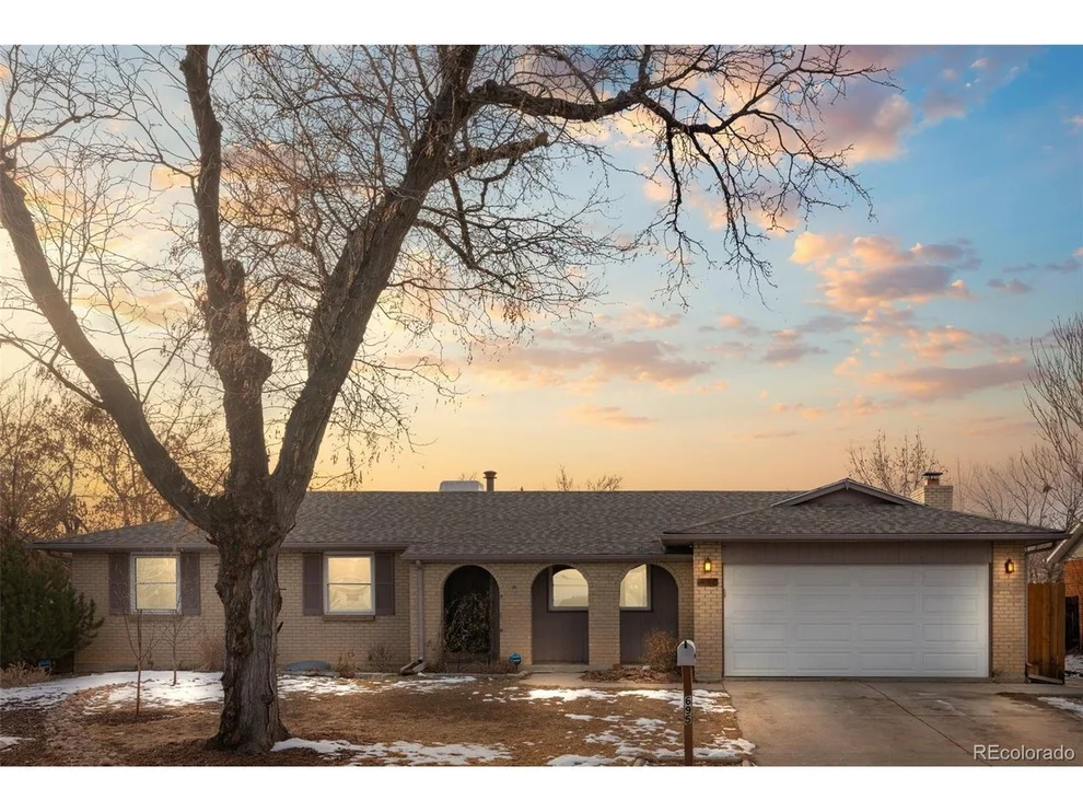 Unit for sale at 695 S Oakland St, Aurora, CO 80012