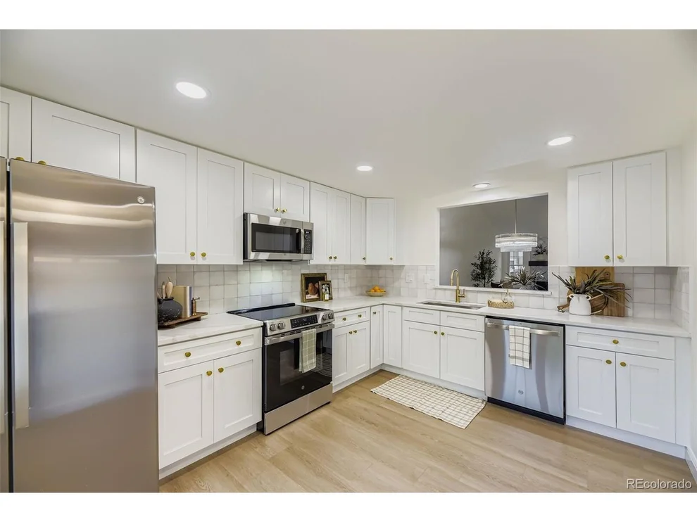 Unit for sale at 7623 W Euclid Dr, Littleton, CO 80123