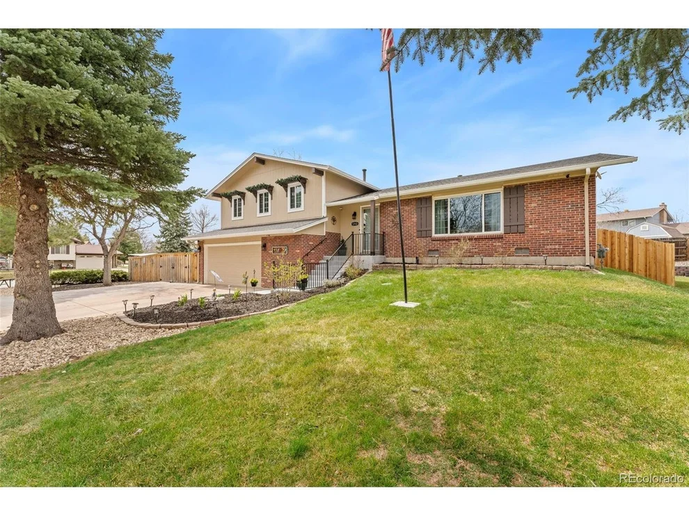 Unit for sale at 593 S Everett Ct, Lakewood, CO 80226