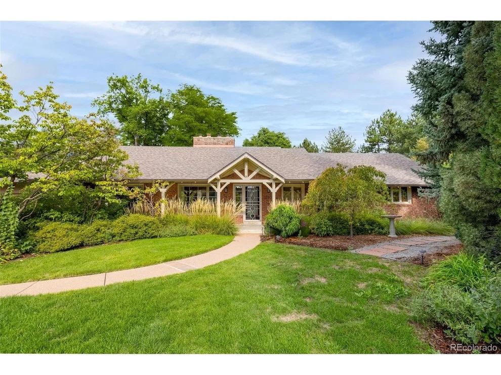 Unit for sale at 2901 E Floyd Dr, Denver, CO 80210