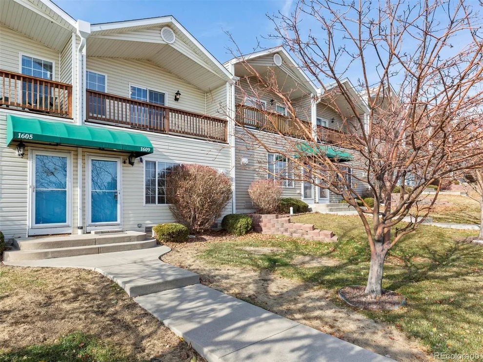 Unit for sale at 1609 N Robb St, Lakewood, CO 80215