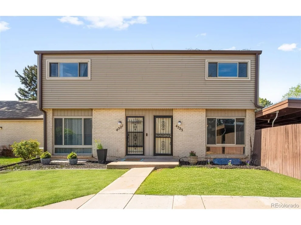 Unit for sale at 4523 W Ponds Cir, Littleton, CO 80123