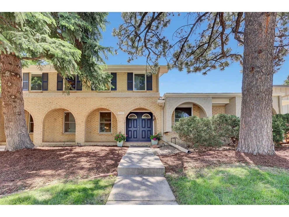 Unit for sale at 7504 E Jefferson Dr, Denver, CO 80237