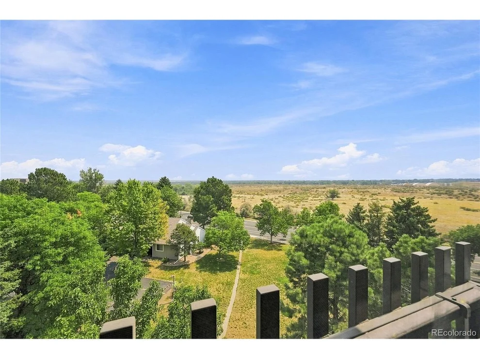Unit for sale at 14091 E Marina Dr, Aurora, CO 80014