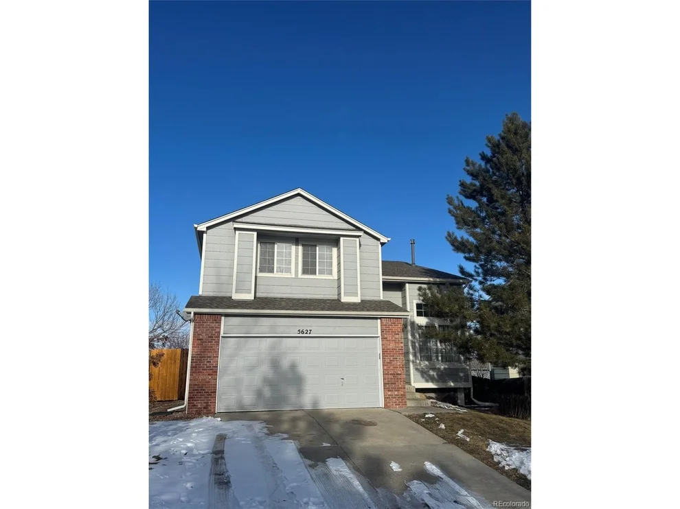 Unit for sale at 5627 S Winnipeg St, Aurora, CO 80015