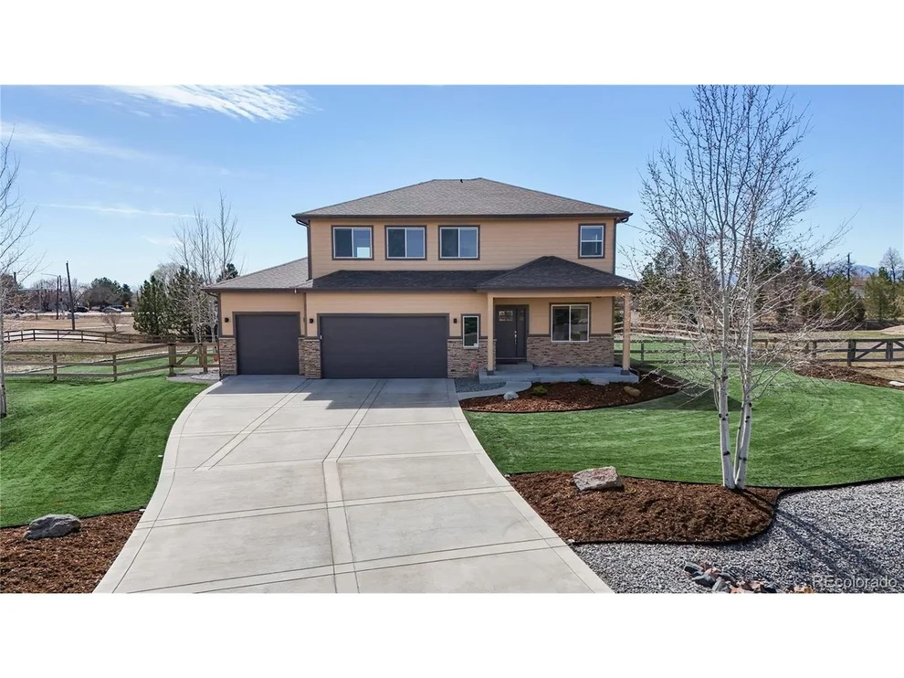 Unit for sale at 12701 Strawberry Cir, Longmont, CO 80503