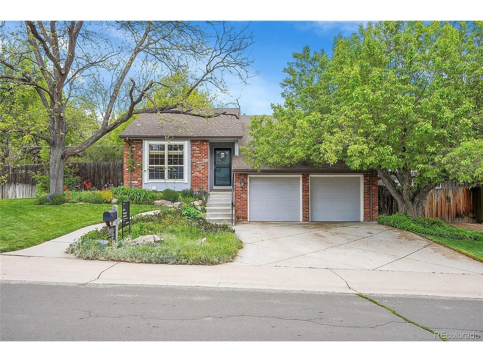 Unit for sale at 10995 W Half Moon Pass, Littleton, CO 80127