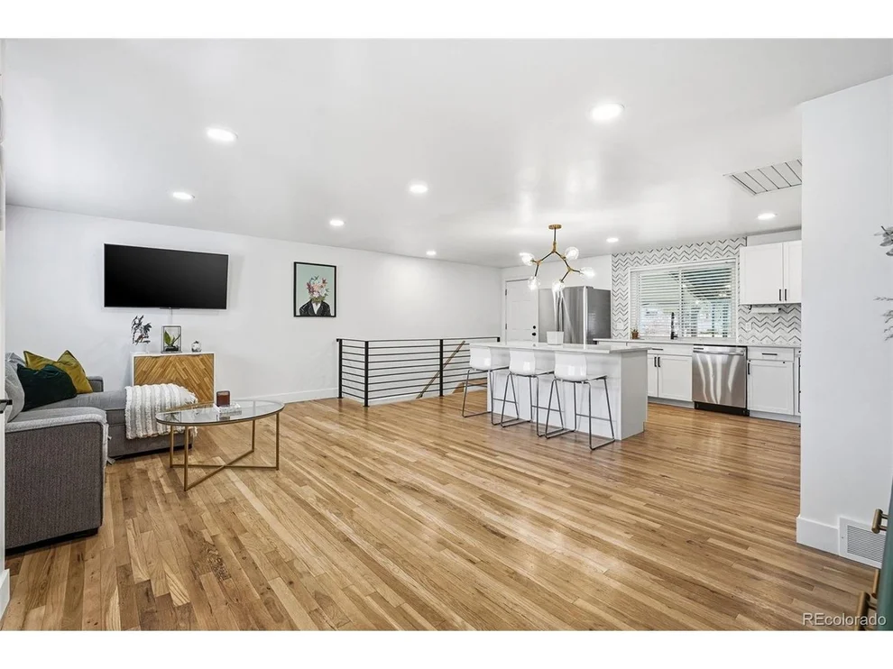 Unit for sale at 1515 S Carlan Ct, Denver, CO 80219