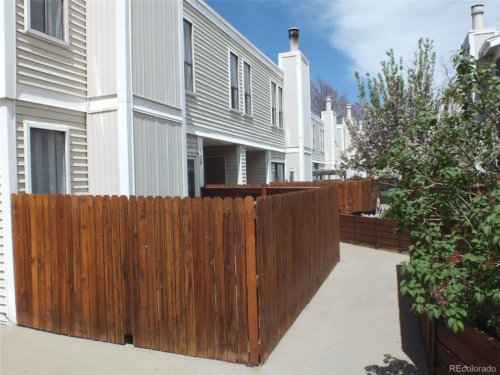 Unit for sale at 1050 S Monaco Pkwy, Denver, CO 80224