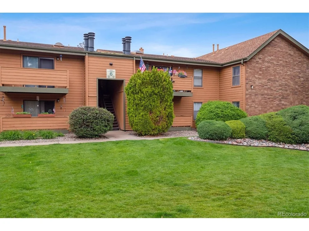 Unit for sale at 3335 S Ammons St, Lakewood, CO 80227