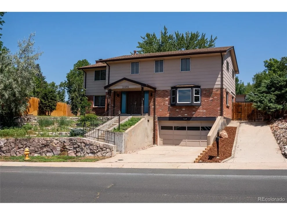 Unit for sale at 10939 E Harvard Dr, Aurora, CO 80014