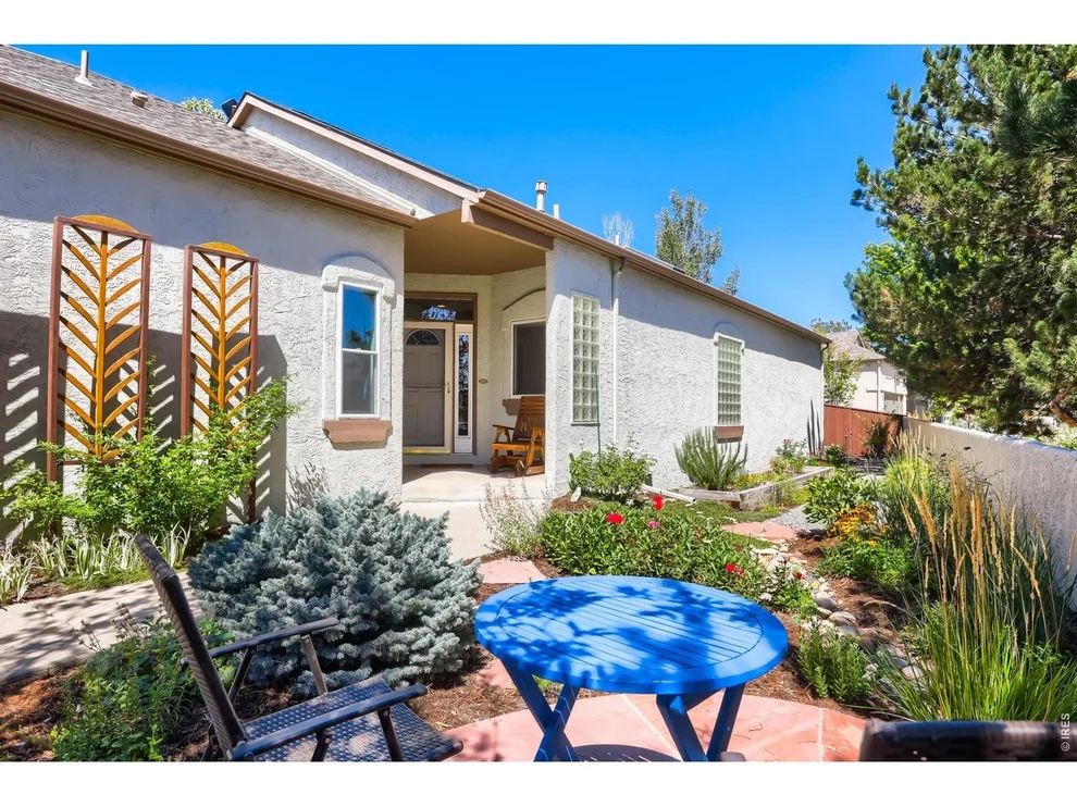 Unit for sale at 701 Club Pl, Louisville, CO 80027