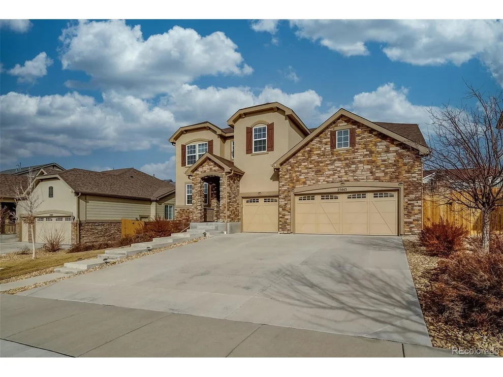 Unit for sale at 25443 E Aberdeen Dr, Aurora, CO 80016