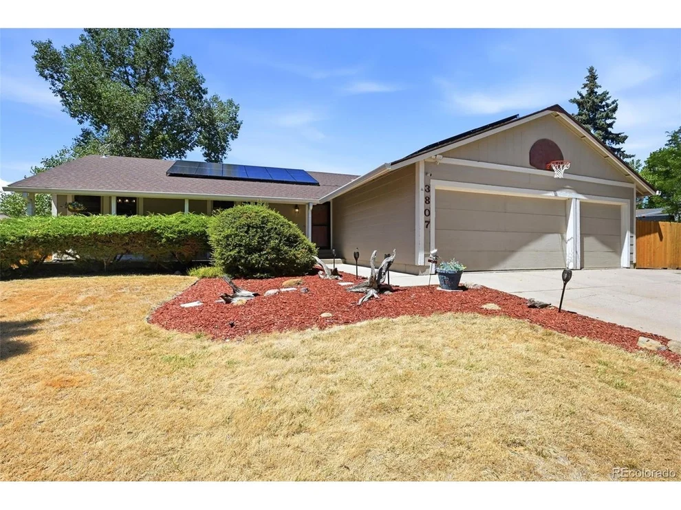 Unit for sale at 3807 S Olathe Cir, Aurora, CO 80013