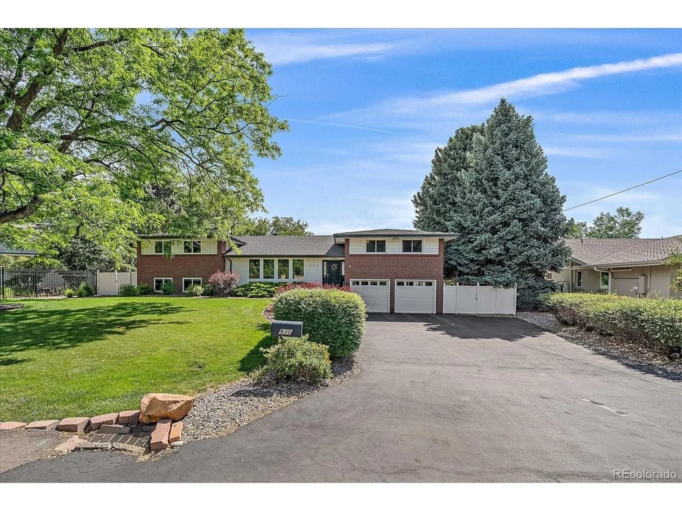 Unit for sale at 930 Reed Ct, Lakewood, CO 80214