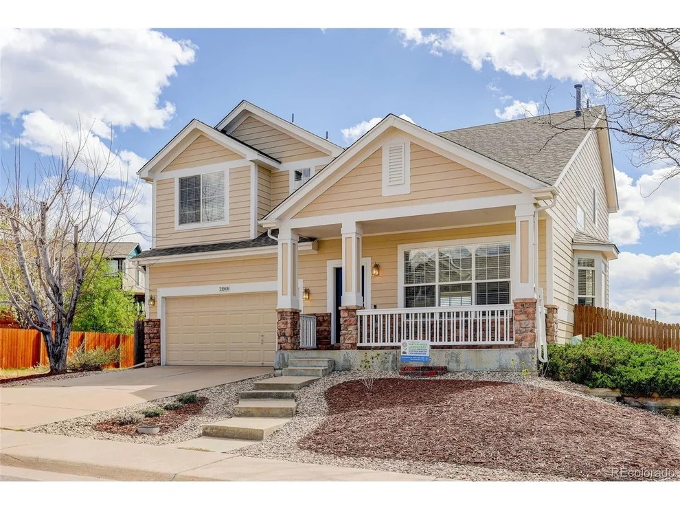 Unit for sale at 21968 E Princeton Dr, Aurora, CO 80018