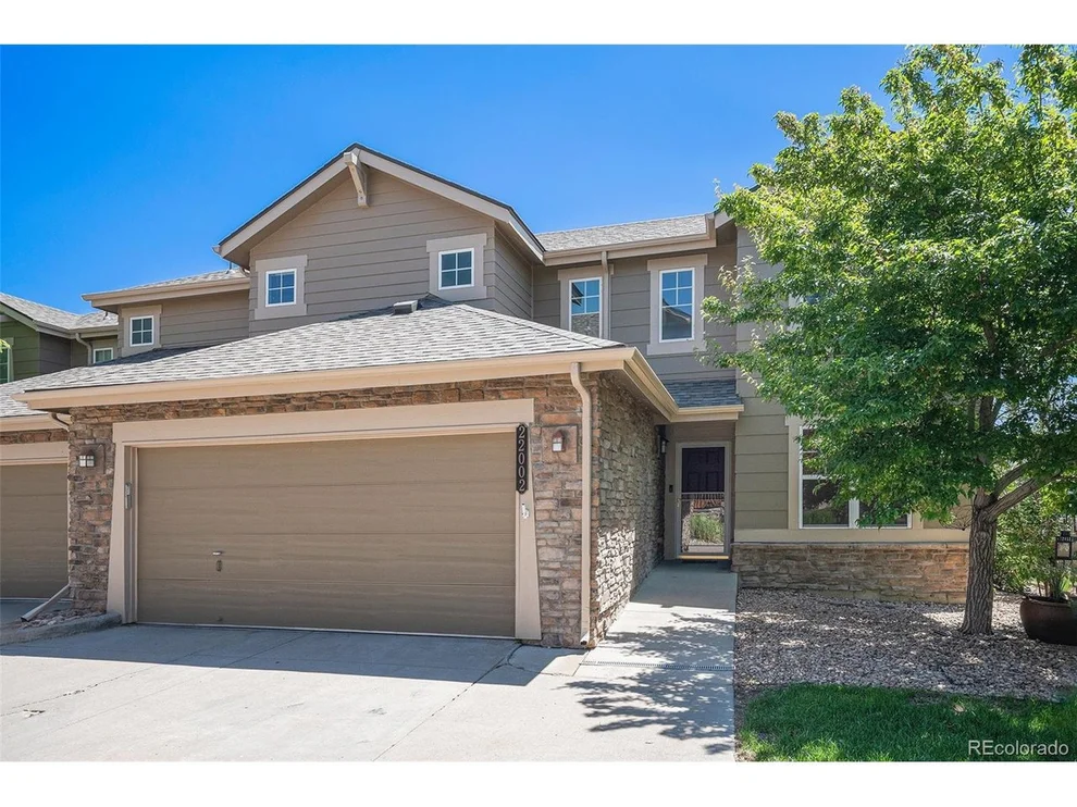 Unit for sale at 22002 E Irish Dr, Aurora, CO 80016