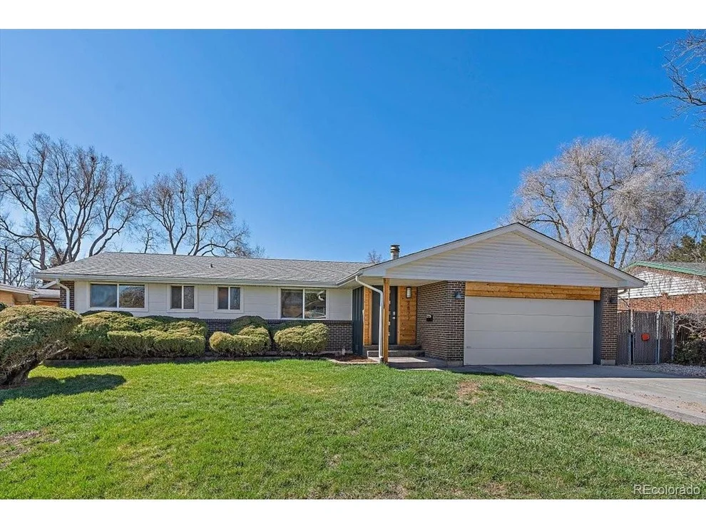 Unit for sale at 2877 S Joslin Ct, Denver, CO 80227