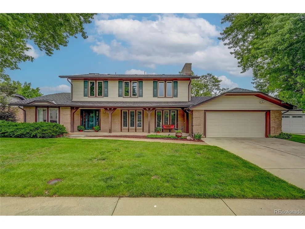 Unit for sale at 10961 E Powers Dr, Englewood, CO 80111