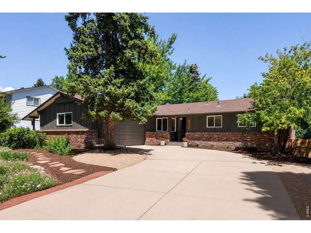 Unit for sale at 11347 W 26th Pl, Lakewood, CO 80215