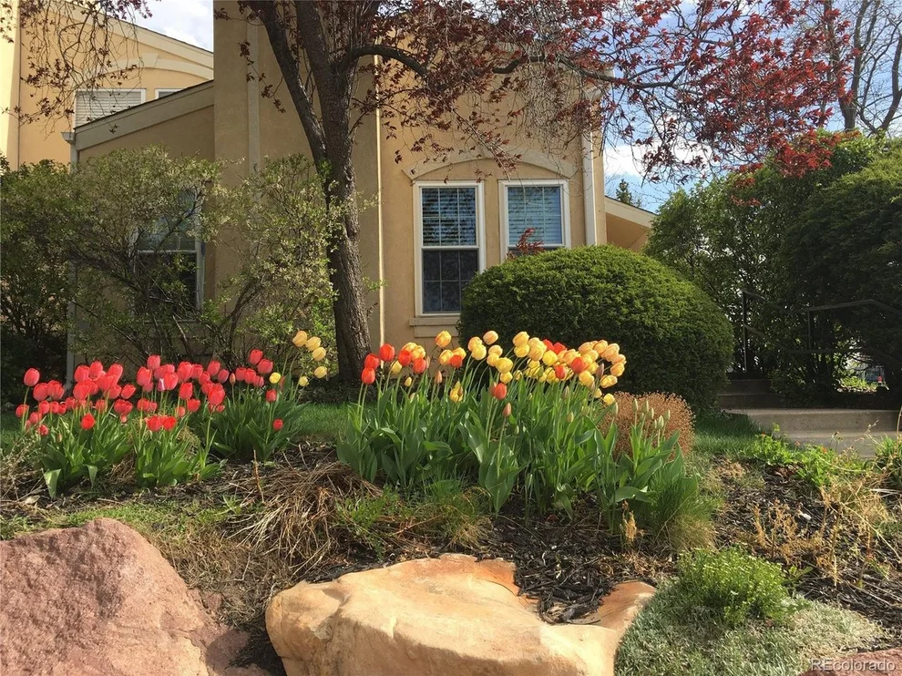Unit for sale at 2832 S Vaughn Way, Aurora, CO 80014