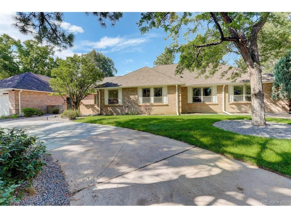 Unit for sale at 4395 W Lake Cir, Littleton, CO 80123