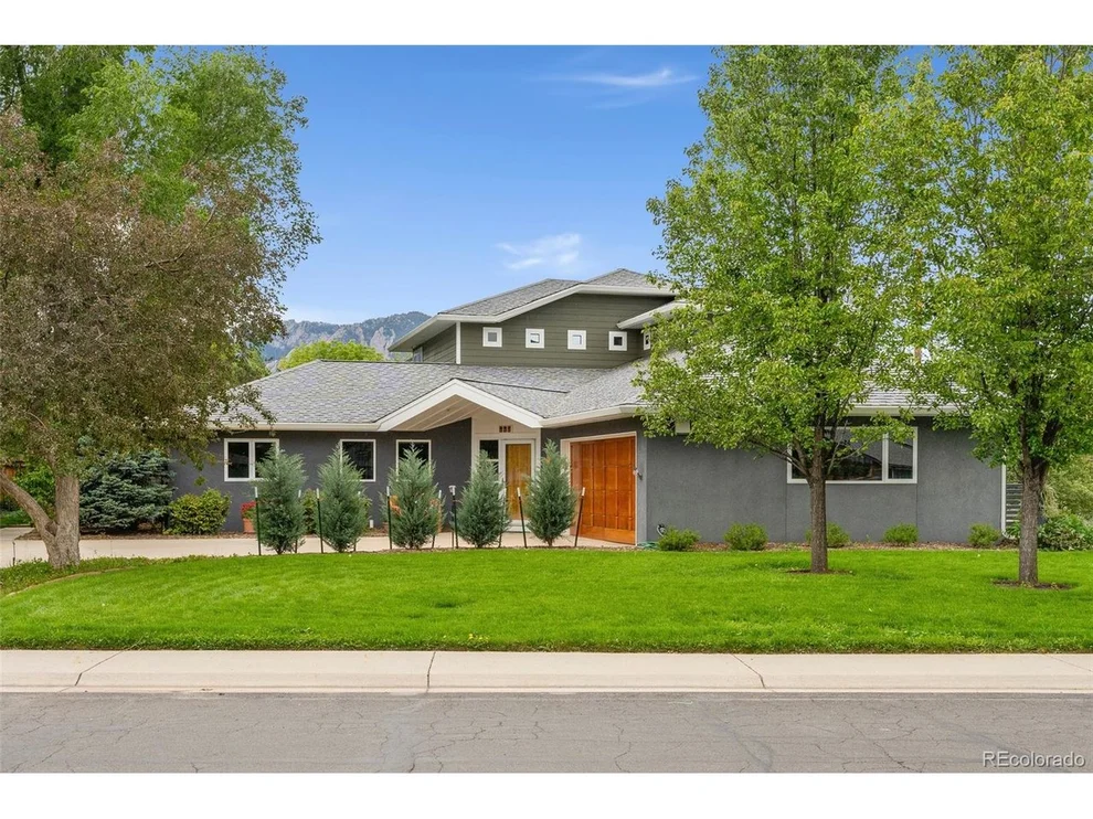 Unit for sale at 831 Crescent Dr, Boulder, CO 80303