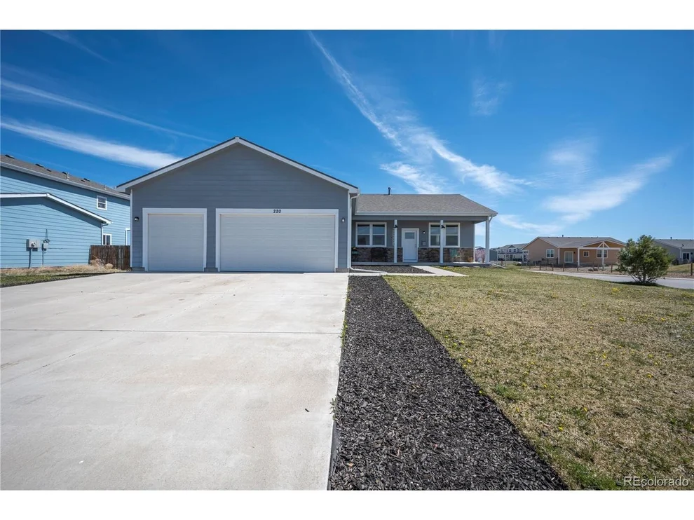 Unit for sale at 220 S 2nd Ave, Deer Trail, CO 80105
