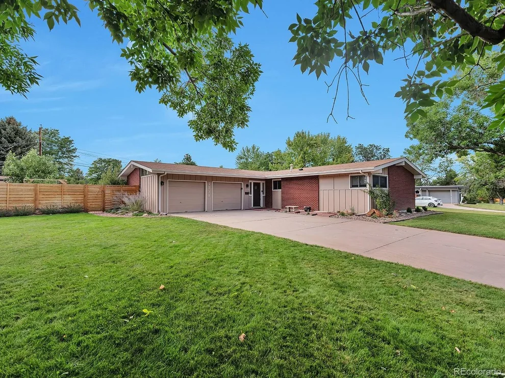 Unit for sale at 7731 S Depew Way, Littleton, CO 80128
