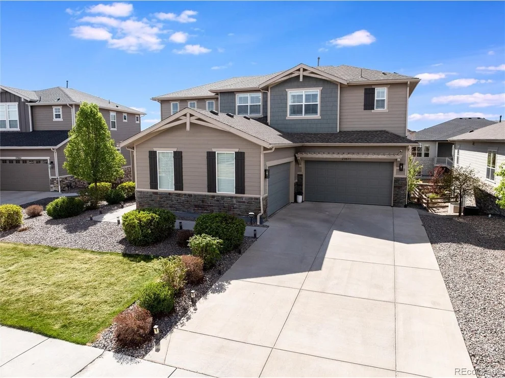 Unit for sale at 27671 E Lakeview Dr, Aurora, CO 80016