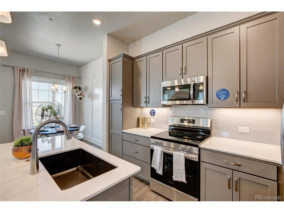 Unit for sale at 420 High Point Dr, Longmont, CO 80504