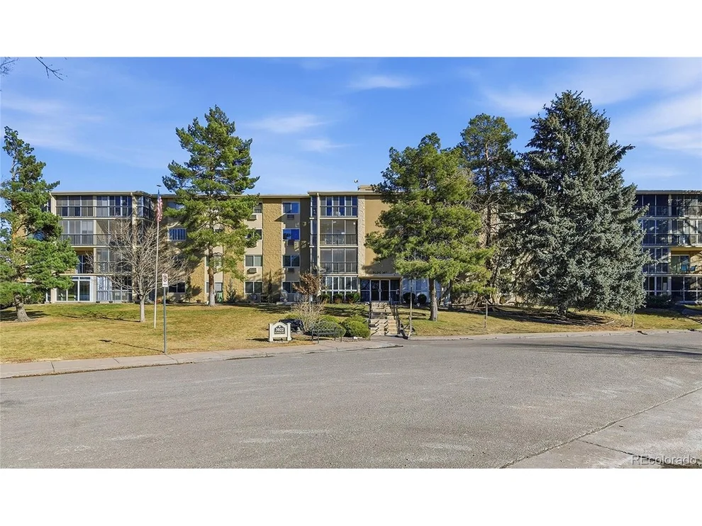 Unit for sale at 3022 S Wheeling Way, Aurora, CO 80014