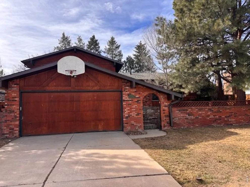 Unit for sale at 3331 Lakeview Cir, Longmont, CO 80503