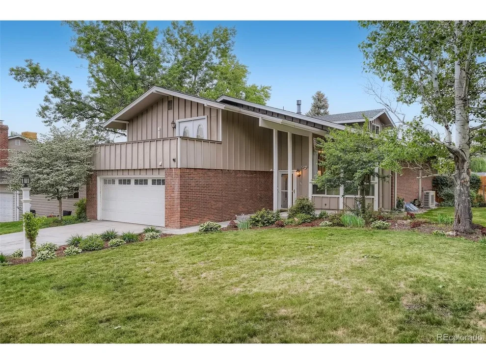 Unit for sale at 10627 W 31st Pl, Lakewood, CO 80215