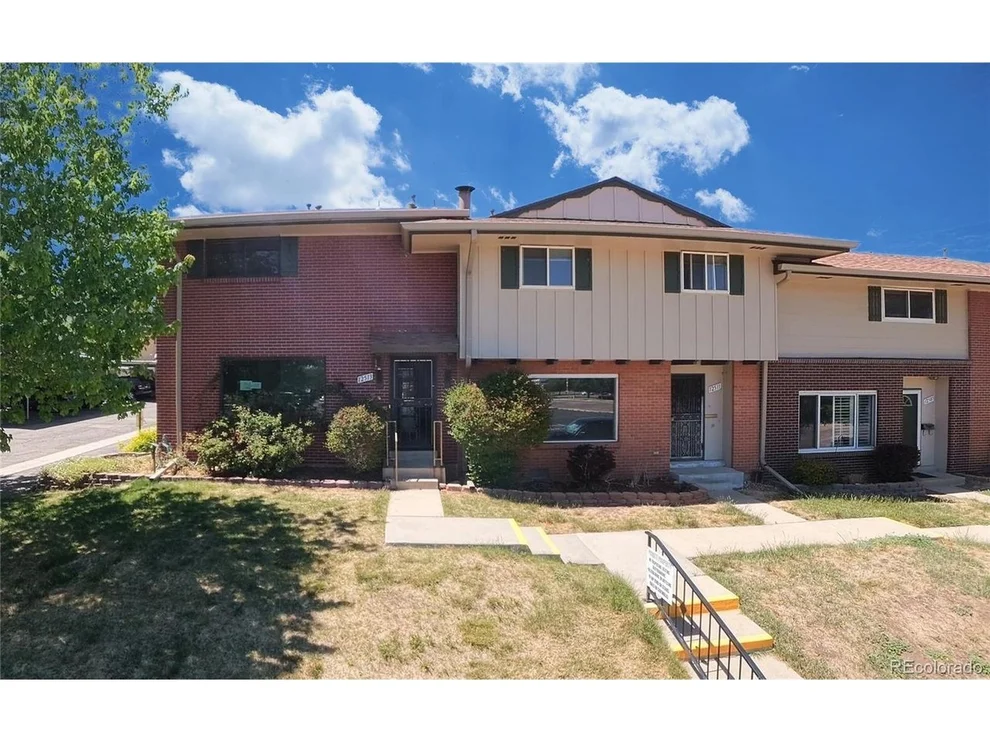 Unit for sale at 12513 W Alameda Dr, Lakewood, CO 80228