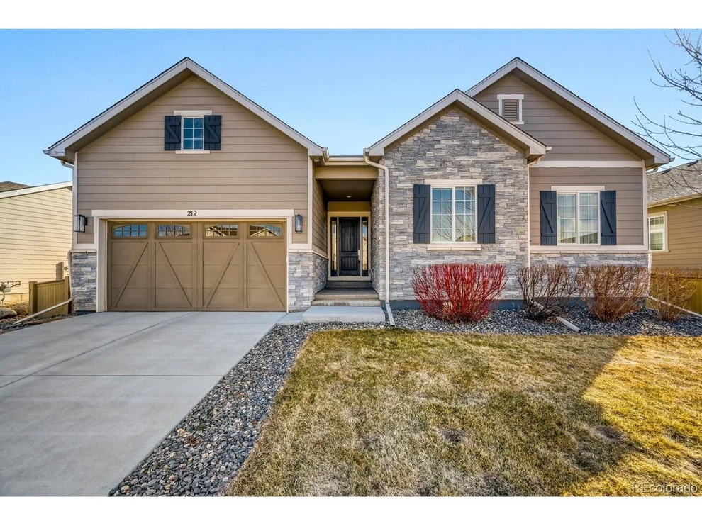 Unit for sale at 212 Western Sky Cir, Longmont, CO 80501