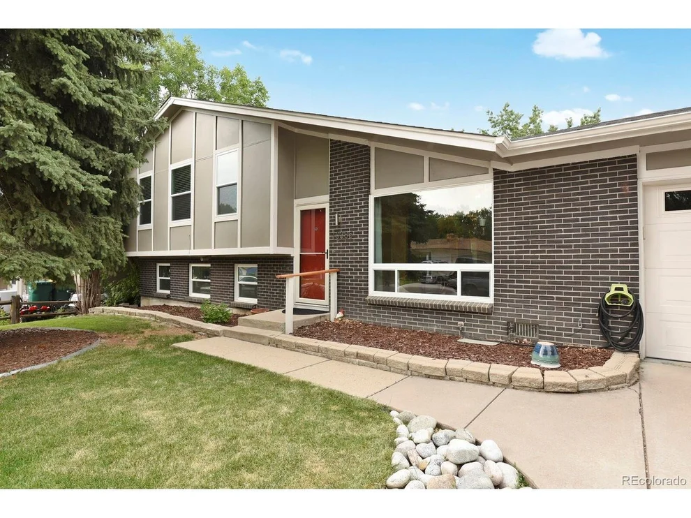 Unit for sale at 10385 W Lambuth Pl, Lakewood, CO 80235