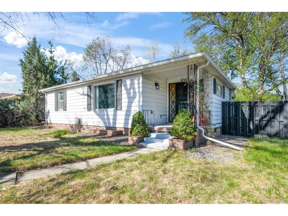 Unit for sale at 6303 S Prescott St, Littleton, CO 80120
