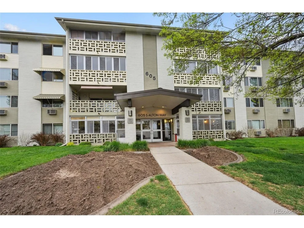 Unit for sale at 605 S Alton Way, Denver, CO 80247