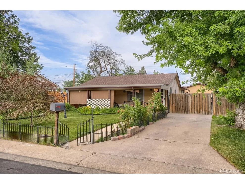 Unit for sale at 1540 S Wolcott Ct, Denver, CO 80219
