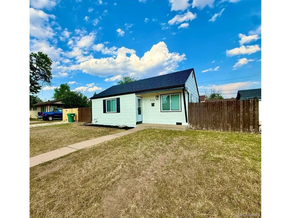 Unit for sale at 906 Nome St, Aurora, CO 80010