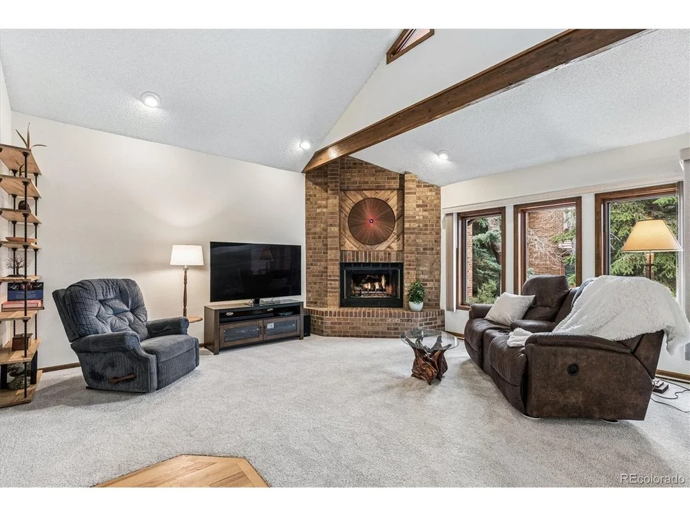 Unit for sale at 16065 Double Eagle Dr, Morrison, CO 80465