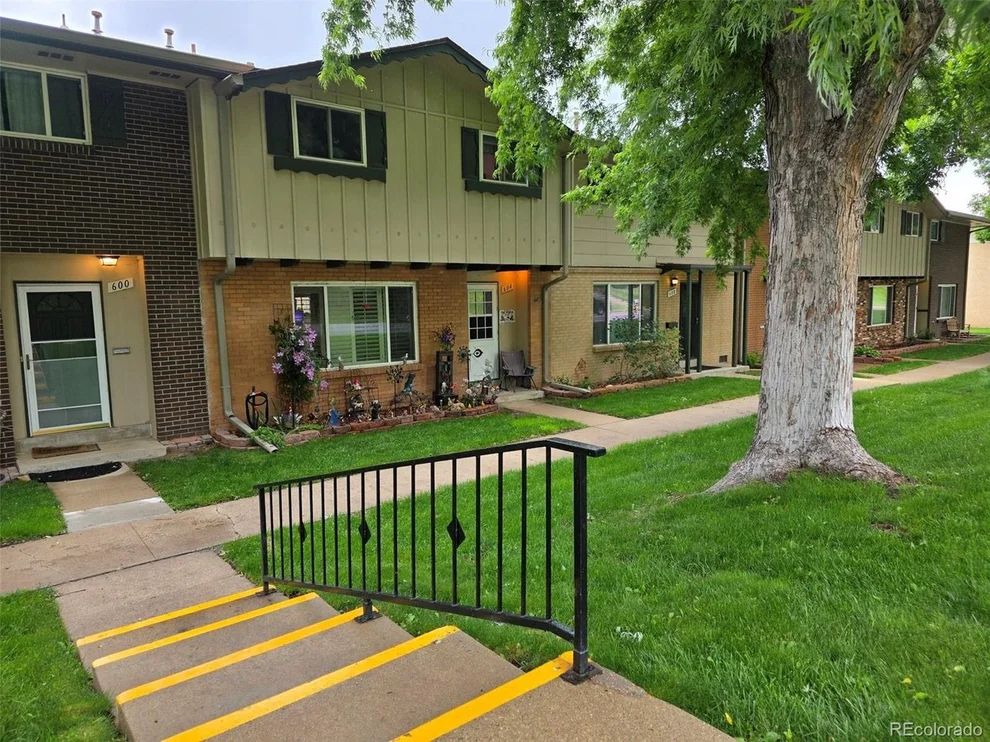 Unit for sale at 604 S Xenon Ct, Lakewood, CO 80228