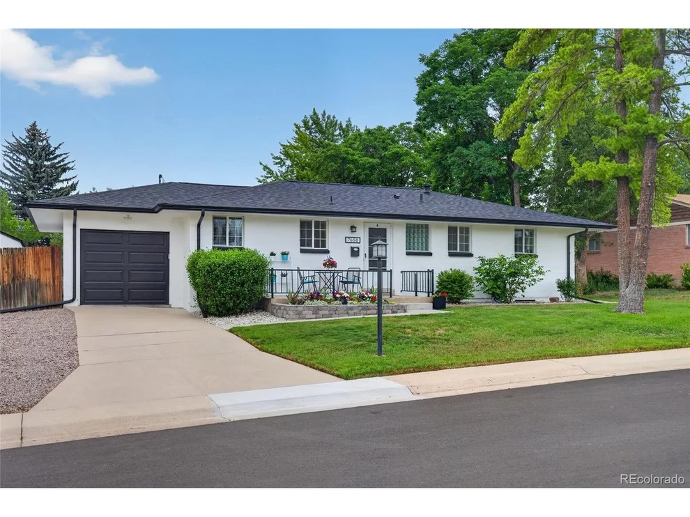 Unit for sale at 7650 S Kit Carson Dr, Centennial, CO 80122
