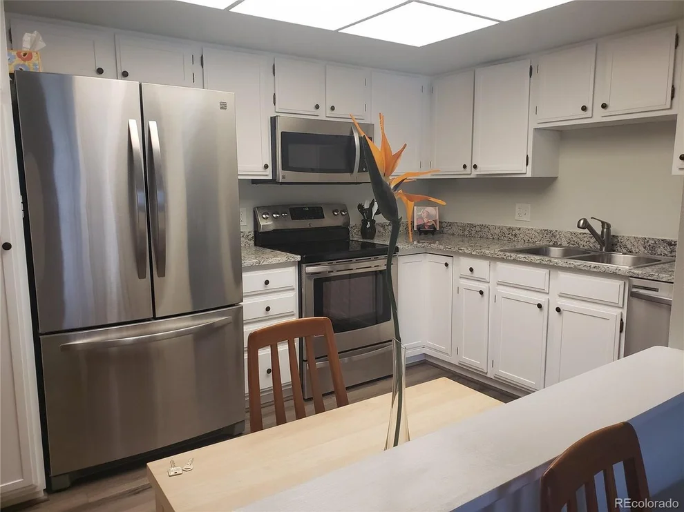 Unit for sale at 14001 E Marina Dr, Aurora, CO 80014
